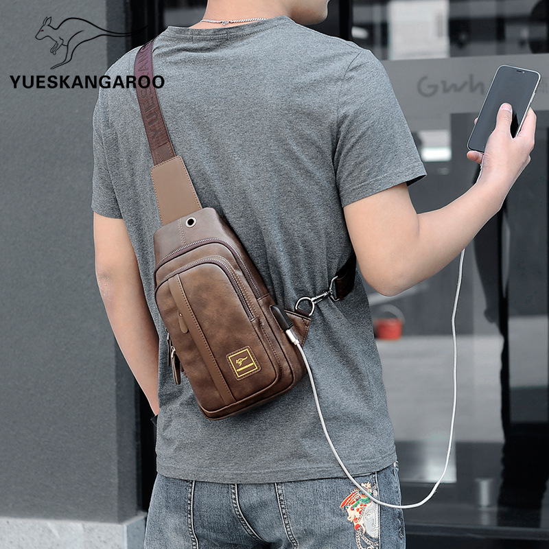 Mini Backpack Purse - กระเป๋าคาดหน้าอกแบบพกพาสำหรับผู้ชายแฟชั่นกระเป๋าสตางค์หนัง PU กระเป๋าเป้สะพายหลัง USB ขนาดเล็กชาร์จกระเป๋าคาดหน้าอกไหล่ข้ามกระเป๋าด้านข้างที่จำเป็น
